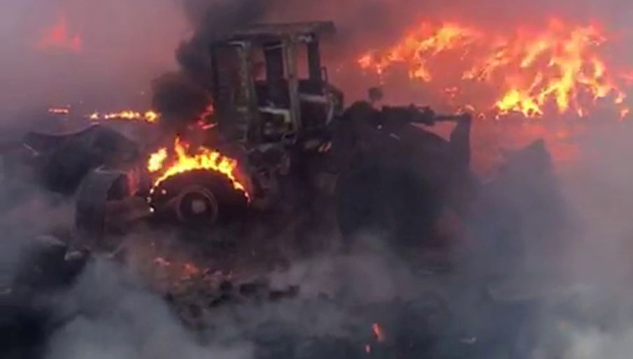 Geri dönüşüm fabrikasında yangın 71 geri donusum fabrikasinda yangin 7vVaHzhl