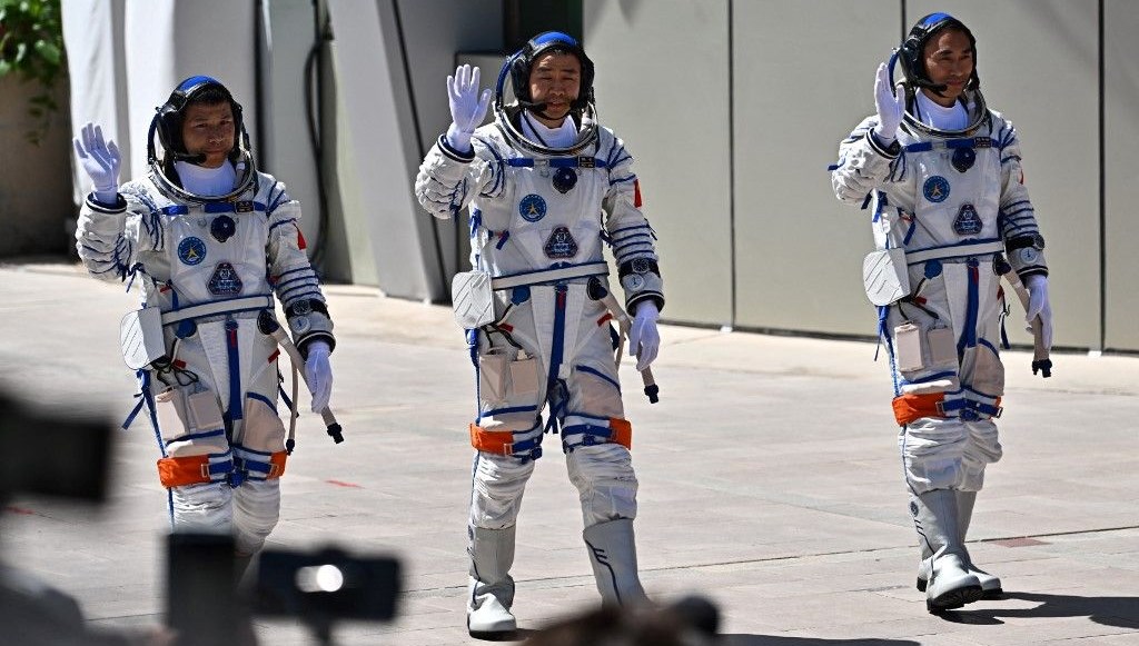 gok sarayi icin yeni vazife cinli taykonotlar colden firlatildi