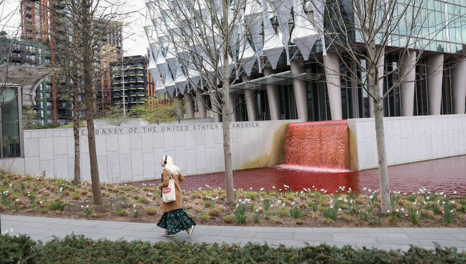 Greenpeace, İngiltere’de ABD’nin İsrail’e silah satışını protesto etti: 6 gözaltı 71 greenpeace ingilterede abdnin israile silah satisini protesto etti 6 gozalti f367K25I