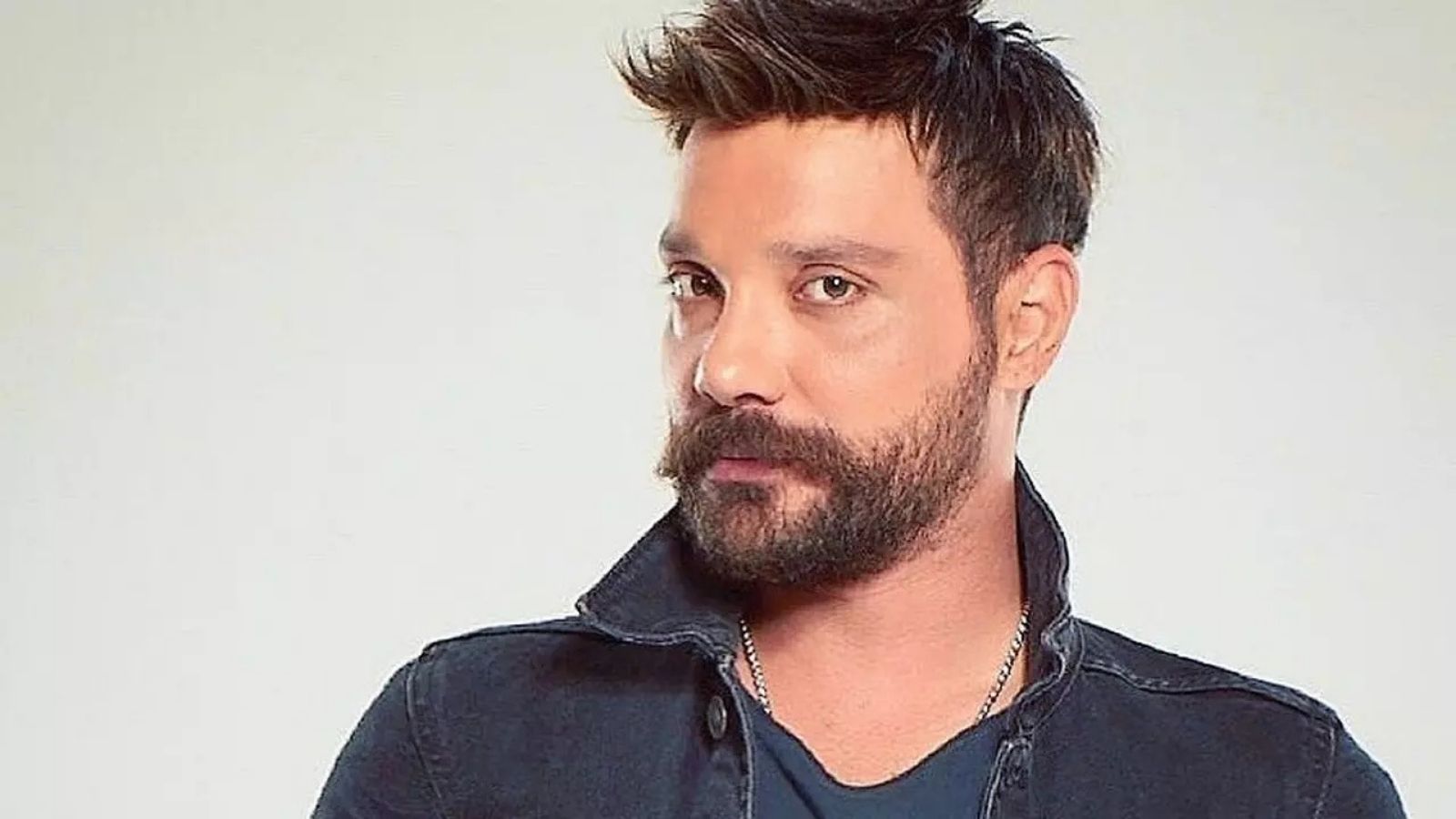 gsm operatorlerinin fiyaskosuna oguzhan ugurdan tepki geldi 2BuHCJwd