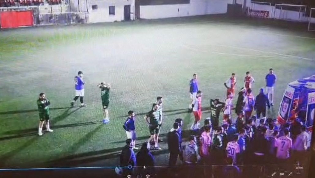 Halı saha maçında dehşet anları: Kalp krizi geçirdi 71 hali saha macinda dehset anlari kalp krizi gecirdi uIcia3S4