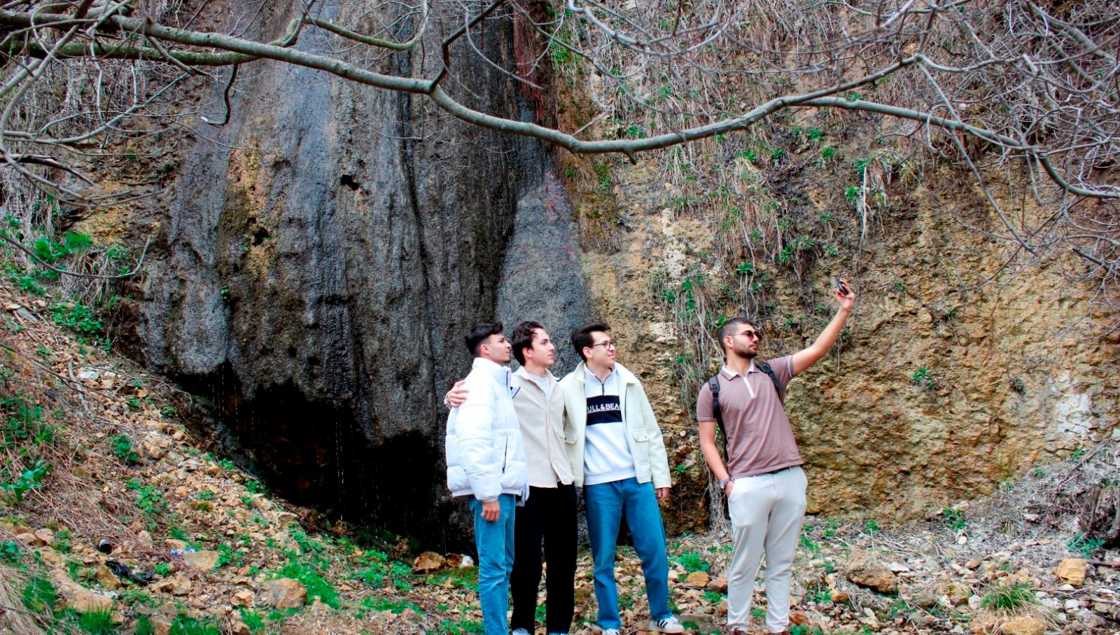 halk ortasinda aglayan selale deniliyor fotograf tutkunlarinin yeni adresi oldu FW7ik7C2