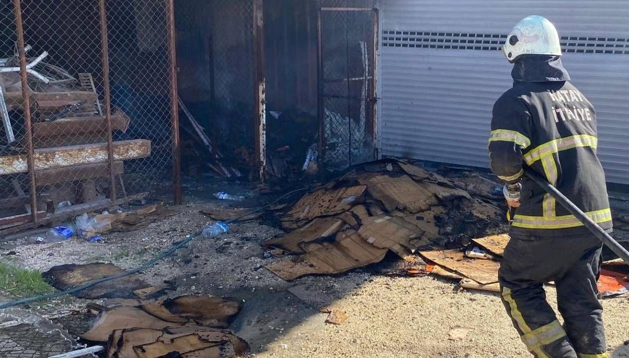 hatayda ayakkabi imalathanesinde yangin pMVmmMtU