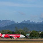 havada kriz yolcu ucagin kapisini acmaya calistigorevliyidarp etti VaYs8r8f