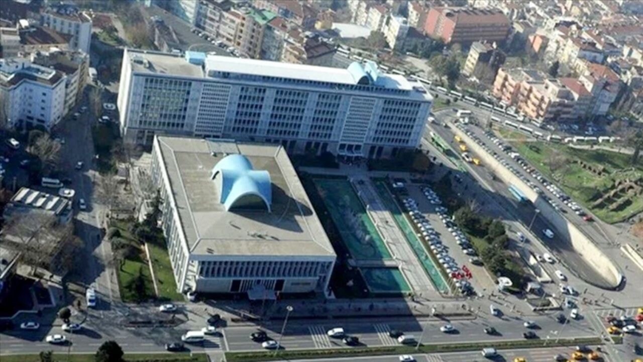 İBB'ye ikinci operasyonda 18 kişi tutuklandı 71 ibbye ikinci operasyonda 18 kisi tutuklandi 3Blfvzzc