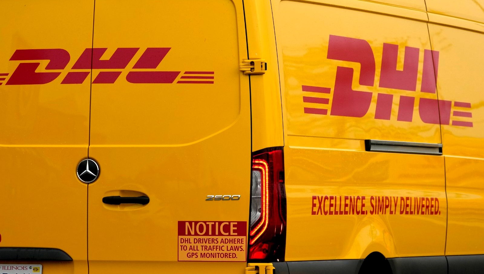 iktisatta trump tesiri dhl abdye yuksek fiyatli teslimatlari askiya aldi qciZqHYe