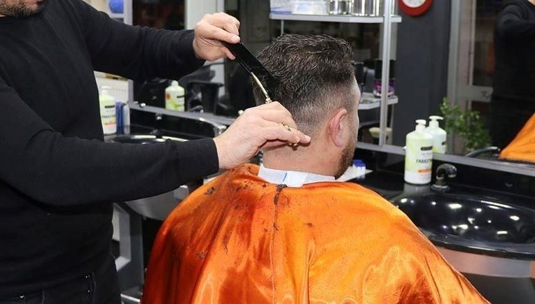 ingilterede turk berber dukkanlarina sorusturma 8Ann8XKa