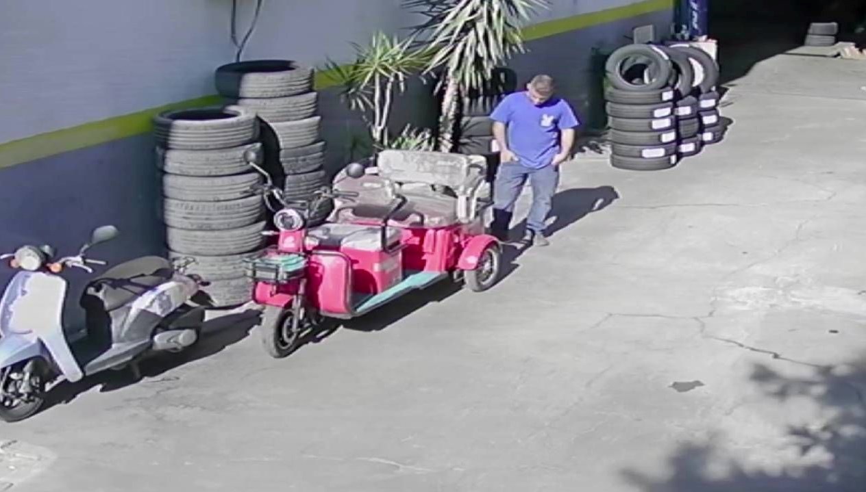 İş yerinden kovuldu, elektrikli bisikleti çaldı 71 is yerinden kovuldu elektrikli bisikleti caldi