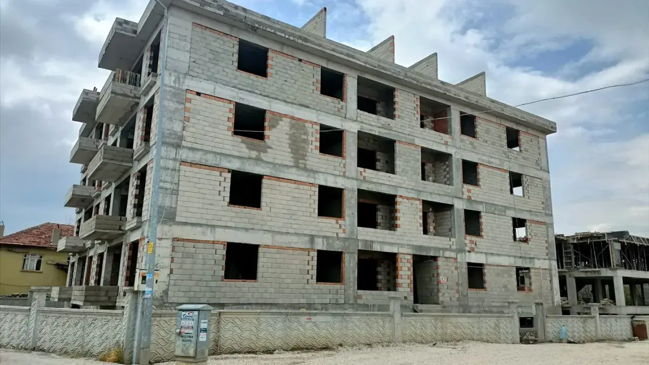 ispartada asansor bosluguna dusen isci hayatini kaybetti ZEV6ItTT