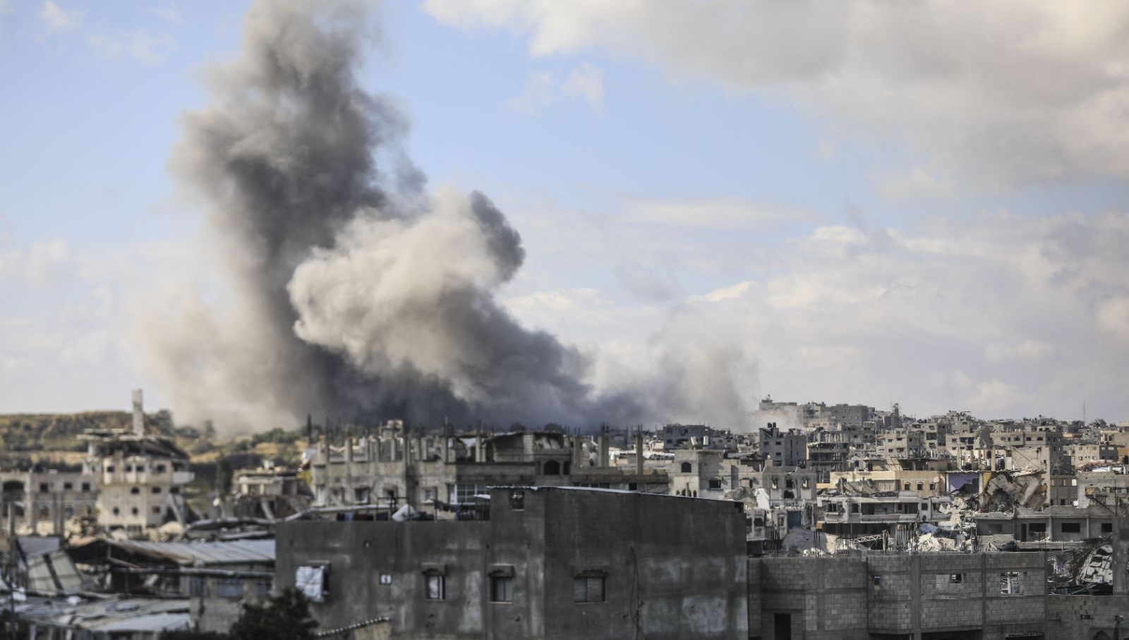 israil gazzeye saldirdi 4 filistinli hayatini kaybetti rXPZHsV7