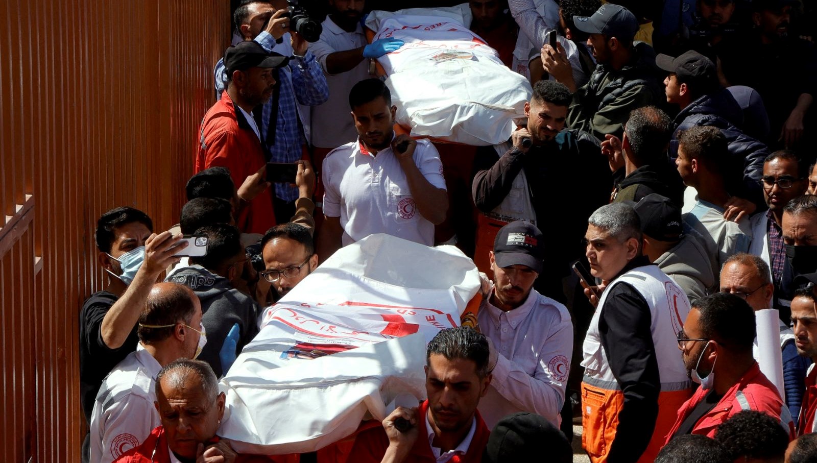 israil katliaminin perde ardi hayat kurtarirken kurban edildiler b4cyz1bH