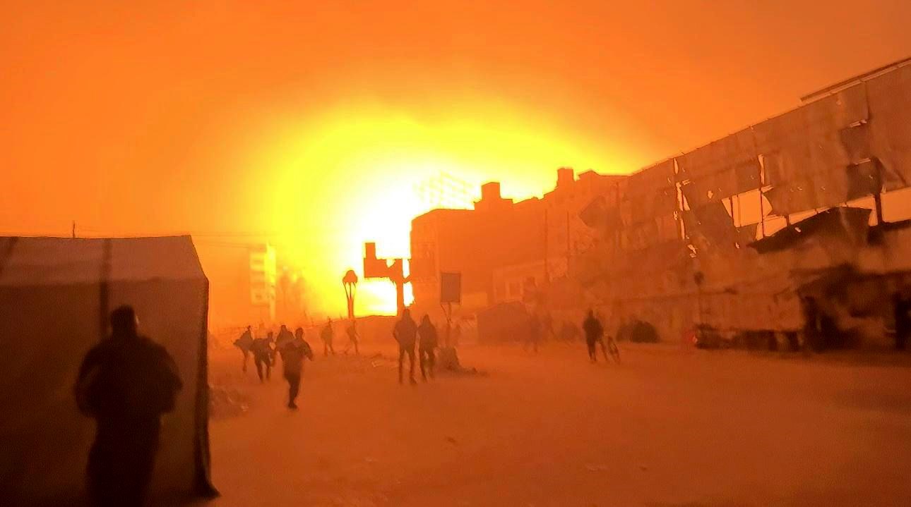 israil yeniden hastane vurdu acil servis busbutun yikildi 9kPVeRiD