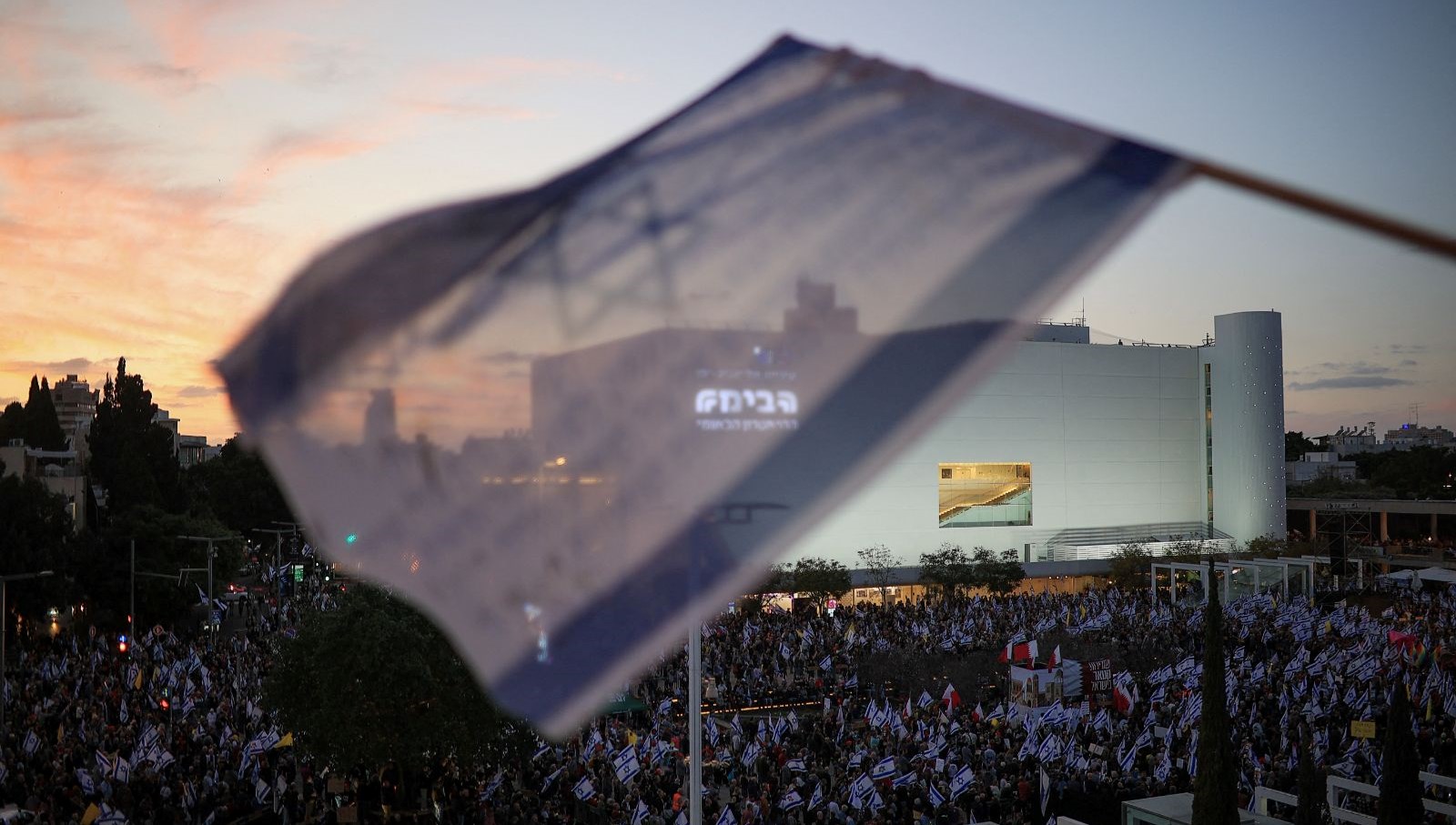 israilde carpici anket halk ic savas cikabilir diyor VsQUwrbs