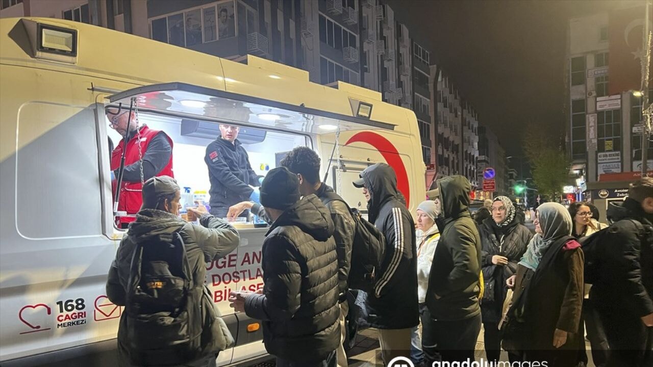 istanbul depremi sonrasi kizilaydan 350 bin kisiye destek TgzLRaAi