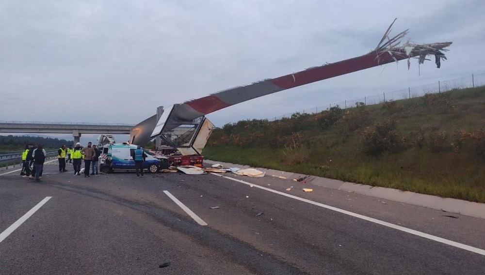 istanbul izmir otoyolunda zincirleme kaza Y1WFjJSb
