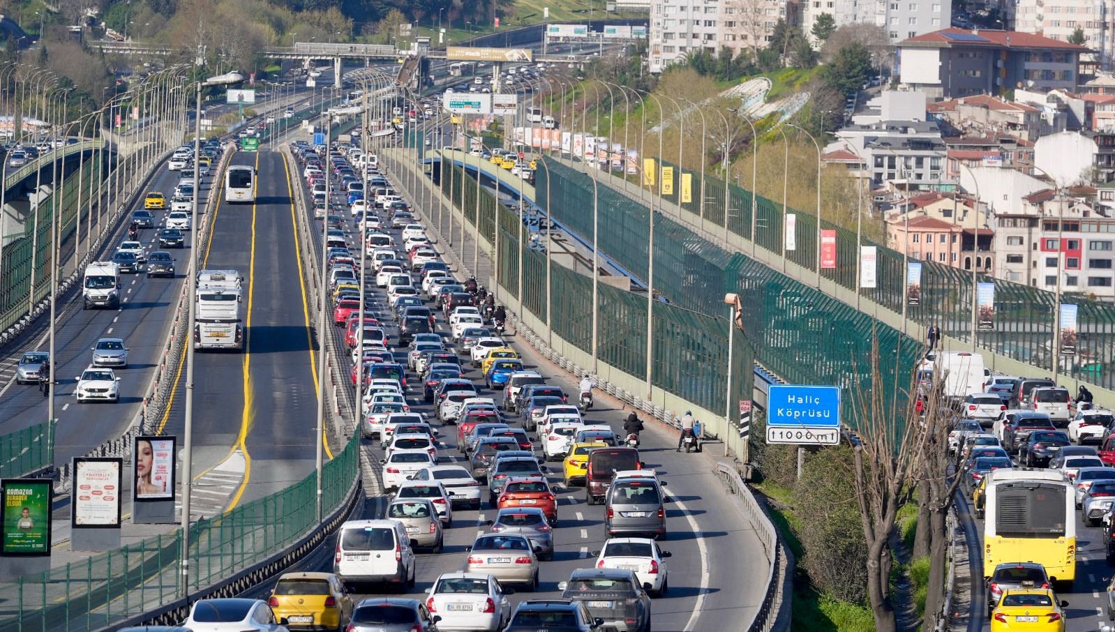 istanbulda bayram trafigi yogunlugu kAUAT4RC