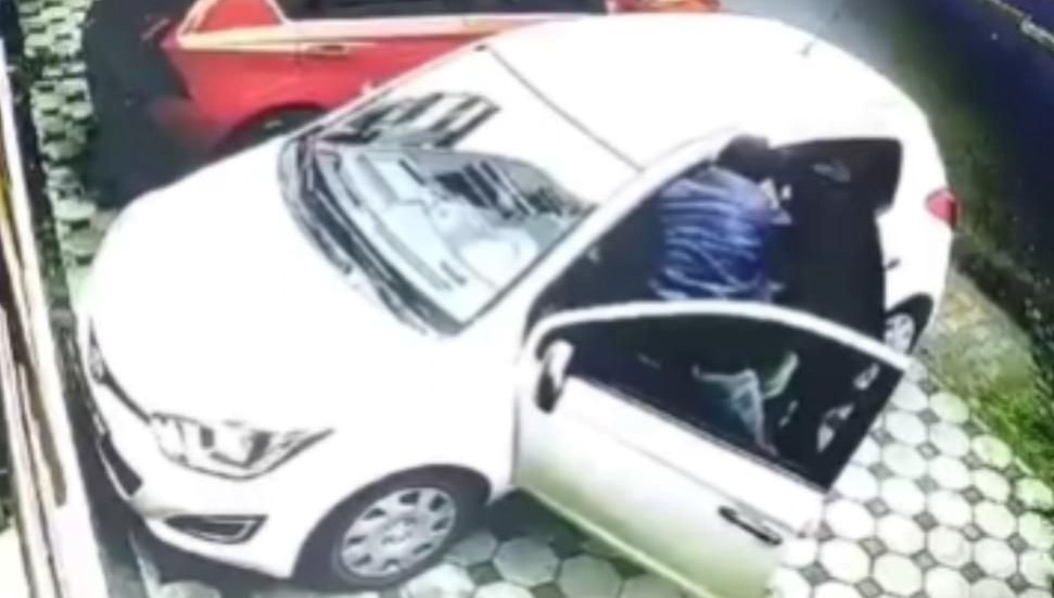 İstanbul'da komşu terörü: "Seni öldüreceğiz" diye tehdit edip dayak attılar 71 istanbulda komsu teroru seni oldurecegiz diye tehdit edip dayak attilar BwDl6qH1