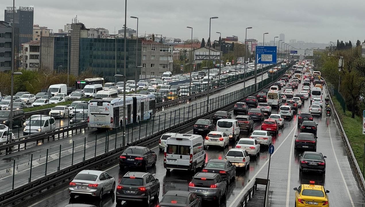 istanbulda trafik yogunlugu yuzde 78e cikti WXTXOdZM