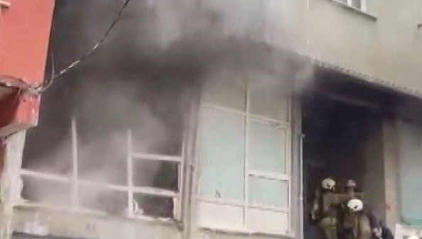 istanbuldabes katli binadaki is yerinde yangin bTuZUIsQ