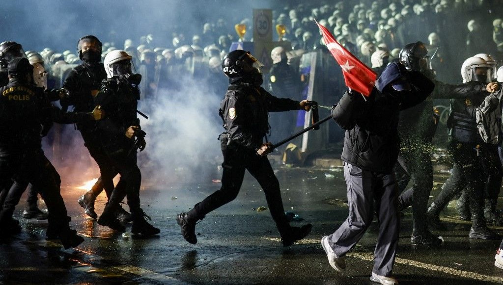 İstanbul'daki aksiyonlarda tutuklanan 102 öğrenciye tahliye 71 istanbuldaki aksiyonlarda tutuklanan 102ogrenciye tahliye