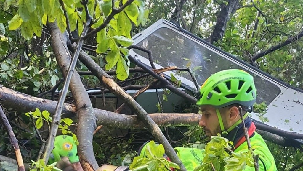 italyada teleferik faciasi cekme halati koptu 4 kisi oldu fUwftgUl