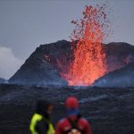 izlandada yanardag panigi turistik bolge bosaltildi uYbqaMgY