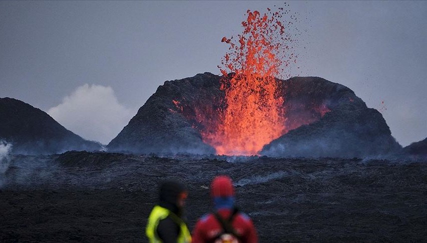 İzlanda Kaynıyor: Yanardağ Alarmı Turizm Cennetini Felç Etti 71 izlandada yanardag panigi turistik bolge bosaltildi uYbqaMgY