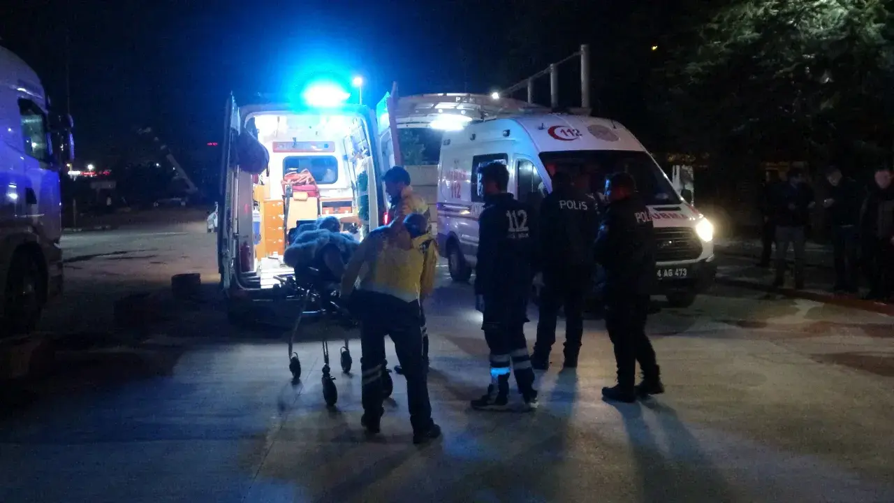 izmirde kiraathaneye silahli saldiri