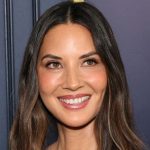 kanseri yenen hos oyuncu gala bicimiyle begeni topladi QiJ6e4G1