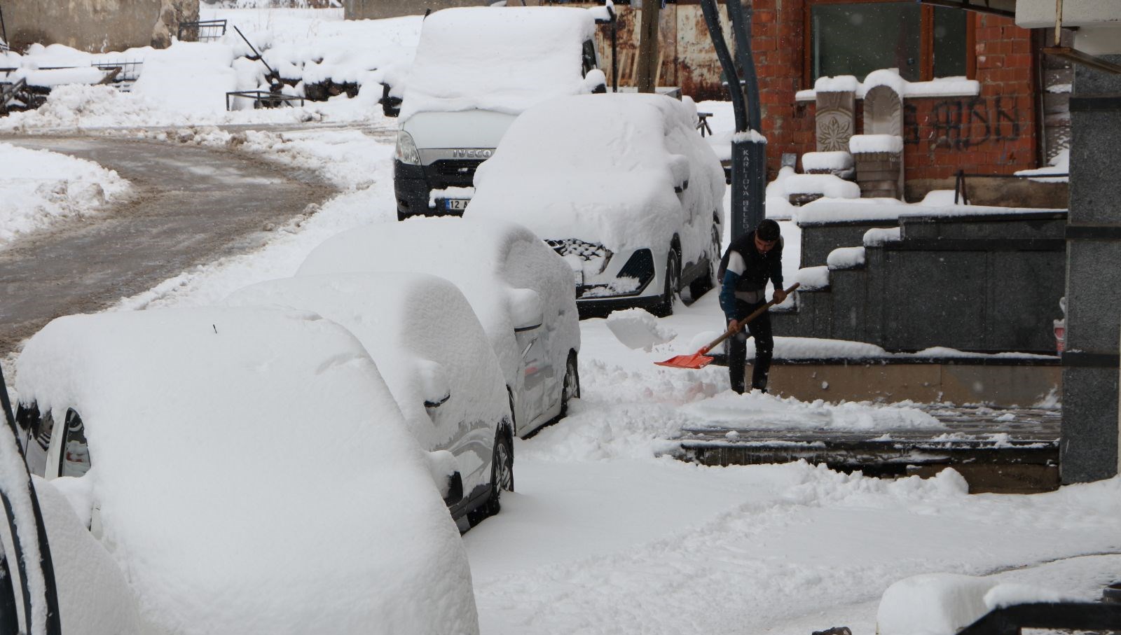 Karlıova’da, kar kalınlığı 15 santime ulaştı 71 karliovada kar kalinligi 15 santime ulasti NWlODCn7