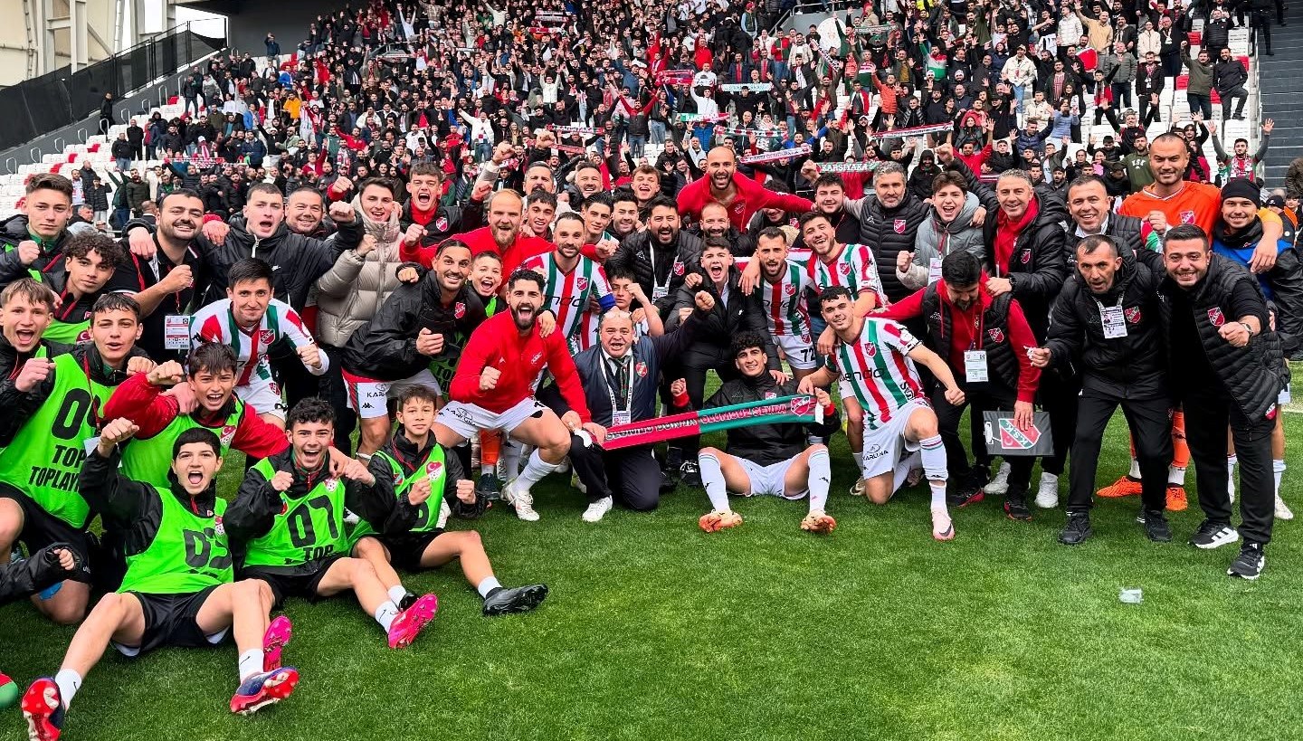 Karşıyaka Zirveye Tutunuyor: Şampiyonluk Yarışı Kızışıyor 71 karsiyaka sampiyonluk savini surduruyor Bjd51ORR