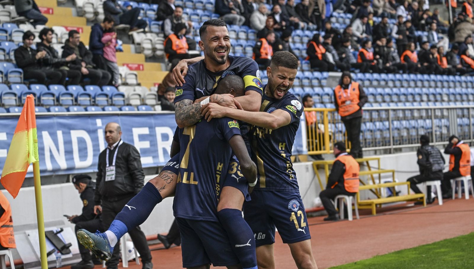 kasimpasa kazandi sivasspor ates sinirinda kaldi B4f6NPSp