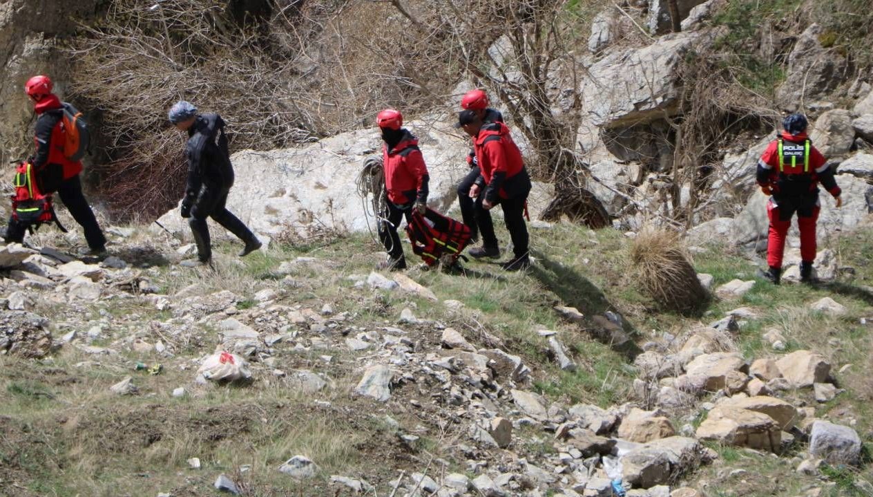 kayip bayani arama calismalari ikinci gununde 130 kisilik takim katiliyor