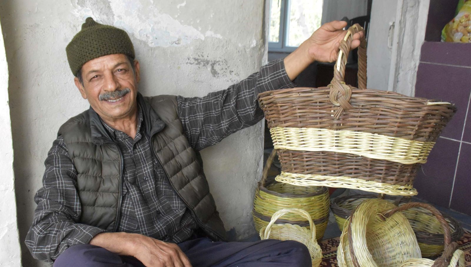 kl sik meslegin son ustasi dede yadigari isini 60 yildir surduruyor KQBOCjY4