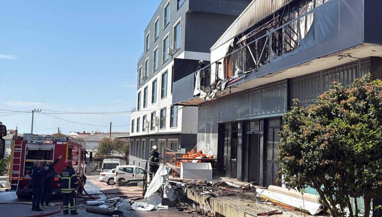 kocaelide is yerinde yangin bir kisi dumandan etkilendi QTLfd5WG