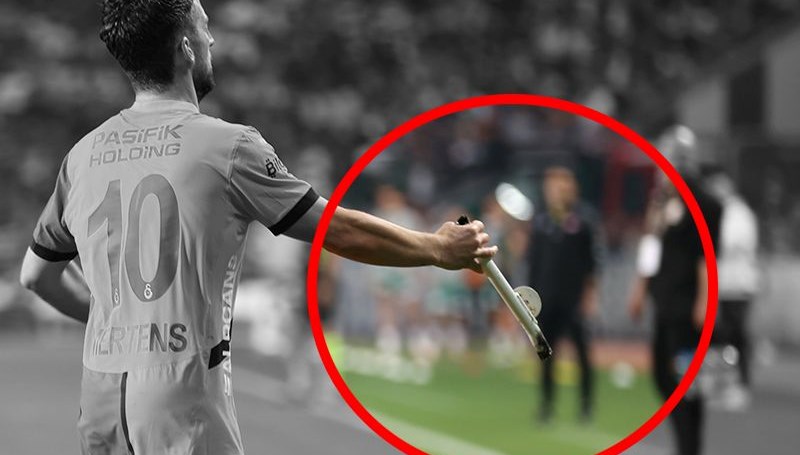 Konyaspor - Galatasaray maçında alana demir atıldı! 71 konyaspor galatasaray macinda alana demir atildi Vc9QWqVe