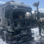 kum yuklu tir alev alev yandi 2TKmtkBB