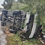 kusadasinda servis araci devrildi 12 yarali cMSGSwer