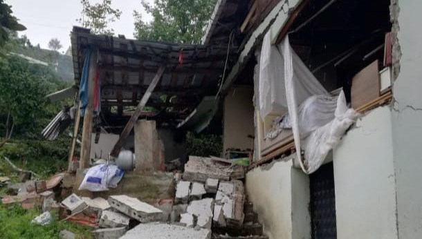 mahallede korkutan patlama kHyE42LE