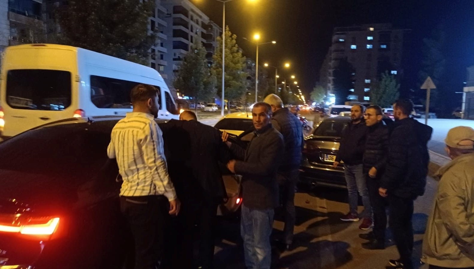 mardinde trafik kazasi ak parti midyat ilce lideri ile 6 kisi yaralandi q5Ziqn4G