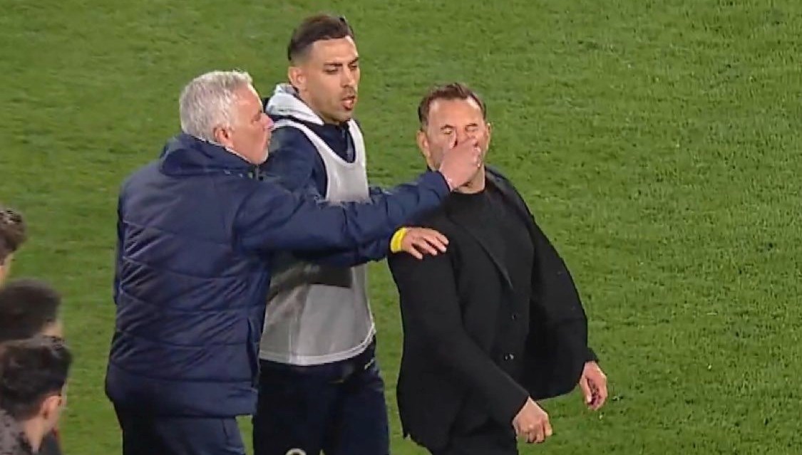 mourinhonun mudahalesi sonrasi okan burukun yere dustu rF4XSOD1