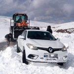 musta kar yollari kesti mahsur kalan 60 kisikurtarildi 5OceH5vG