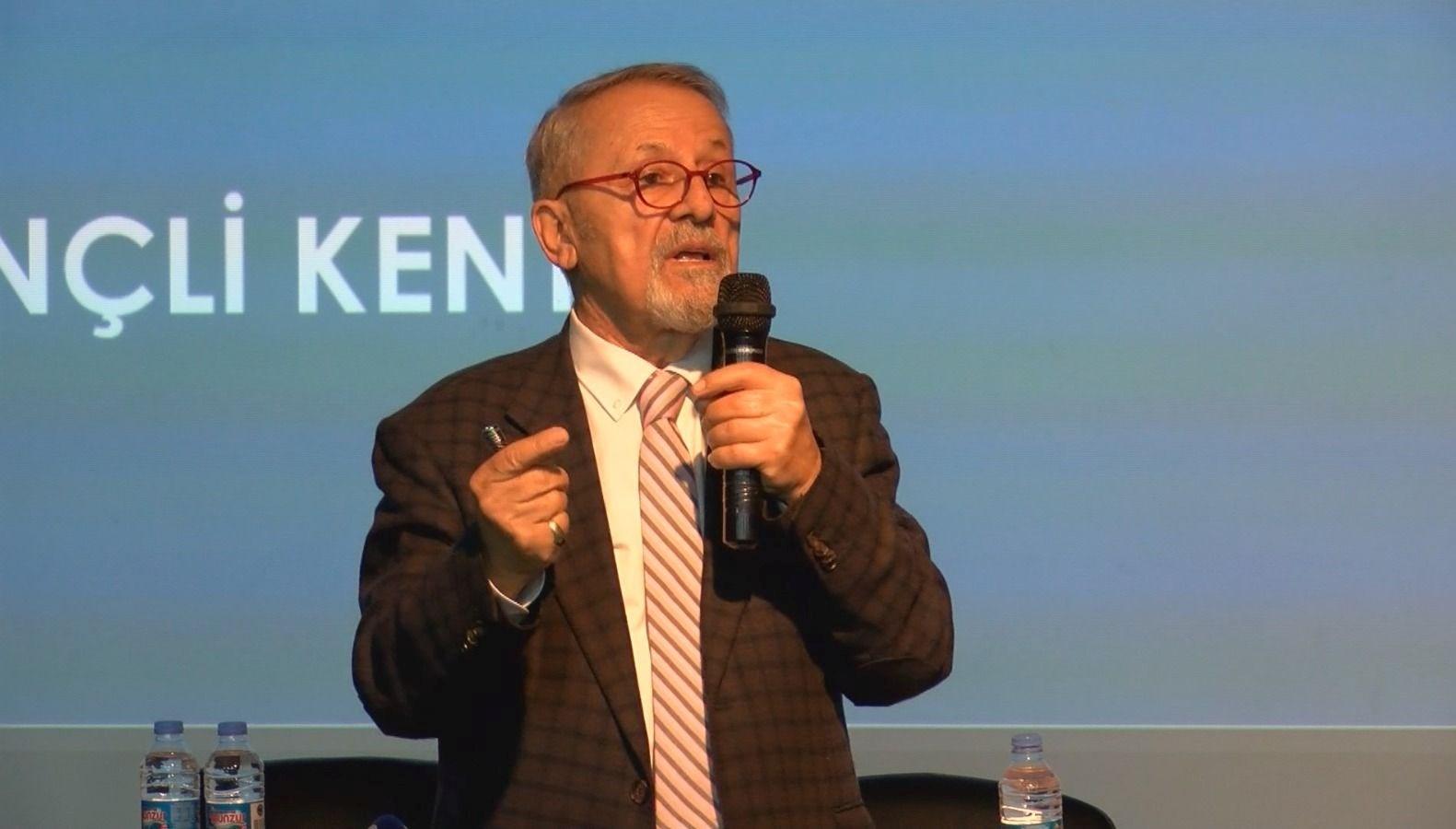 naci gorur uyardi 250 yillik donem doldu yedisu fayinin eli kulaginda UeHWq61I