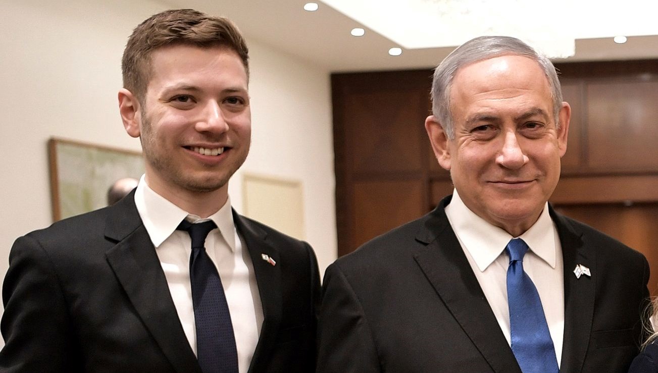 netanyahunun oglu macrona hakaret etti canin cehenneme