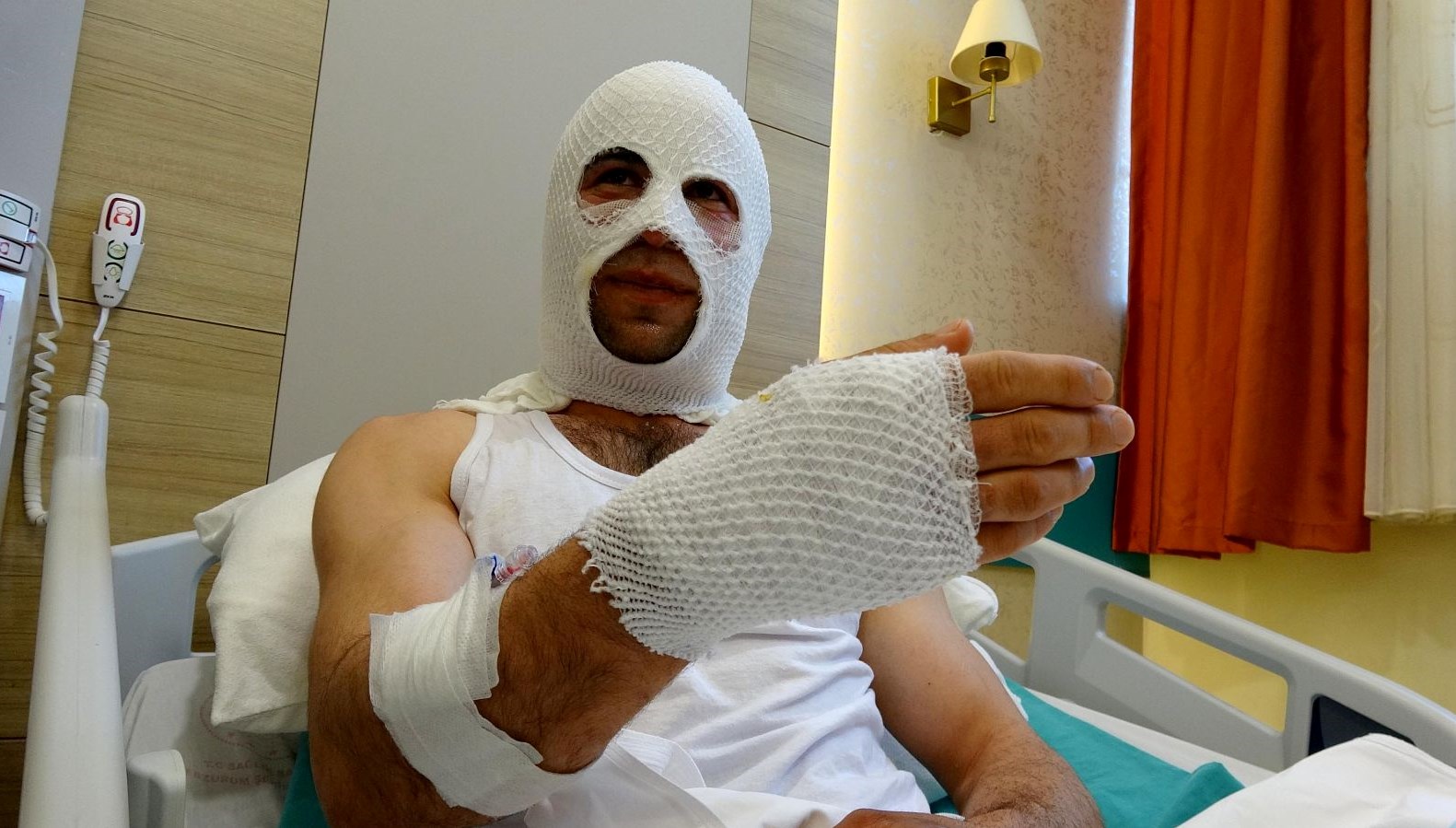 nisanlisina armagan paketi hazirlarken hastanelik oldu QGl7FWKM