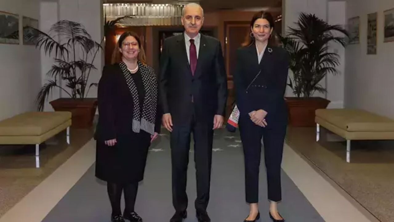 numan kurtulmus vatikanda turkiyeyi temsil ediyor 866CLFmh