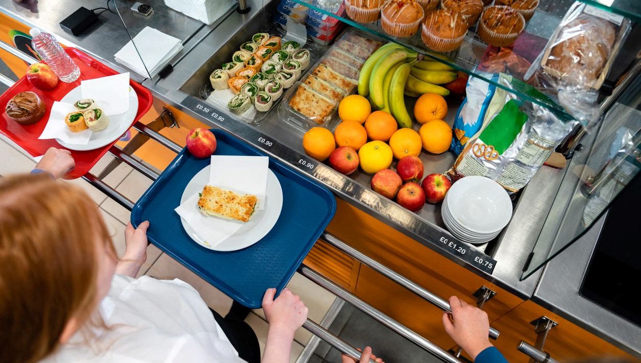 okul yemeklerine duzenleme tuz ve seker sinirlamasi KBAVctbC