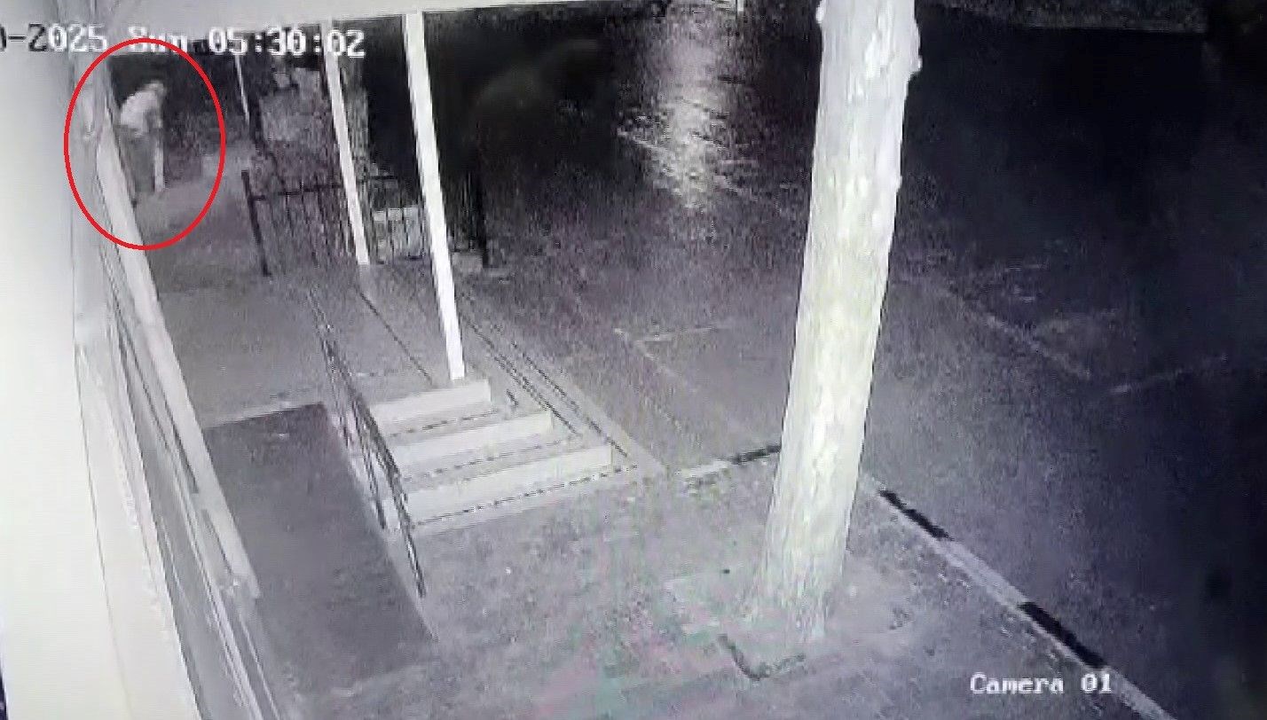 okuldaki ataturk bustunu caldilar kBHmRmHL