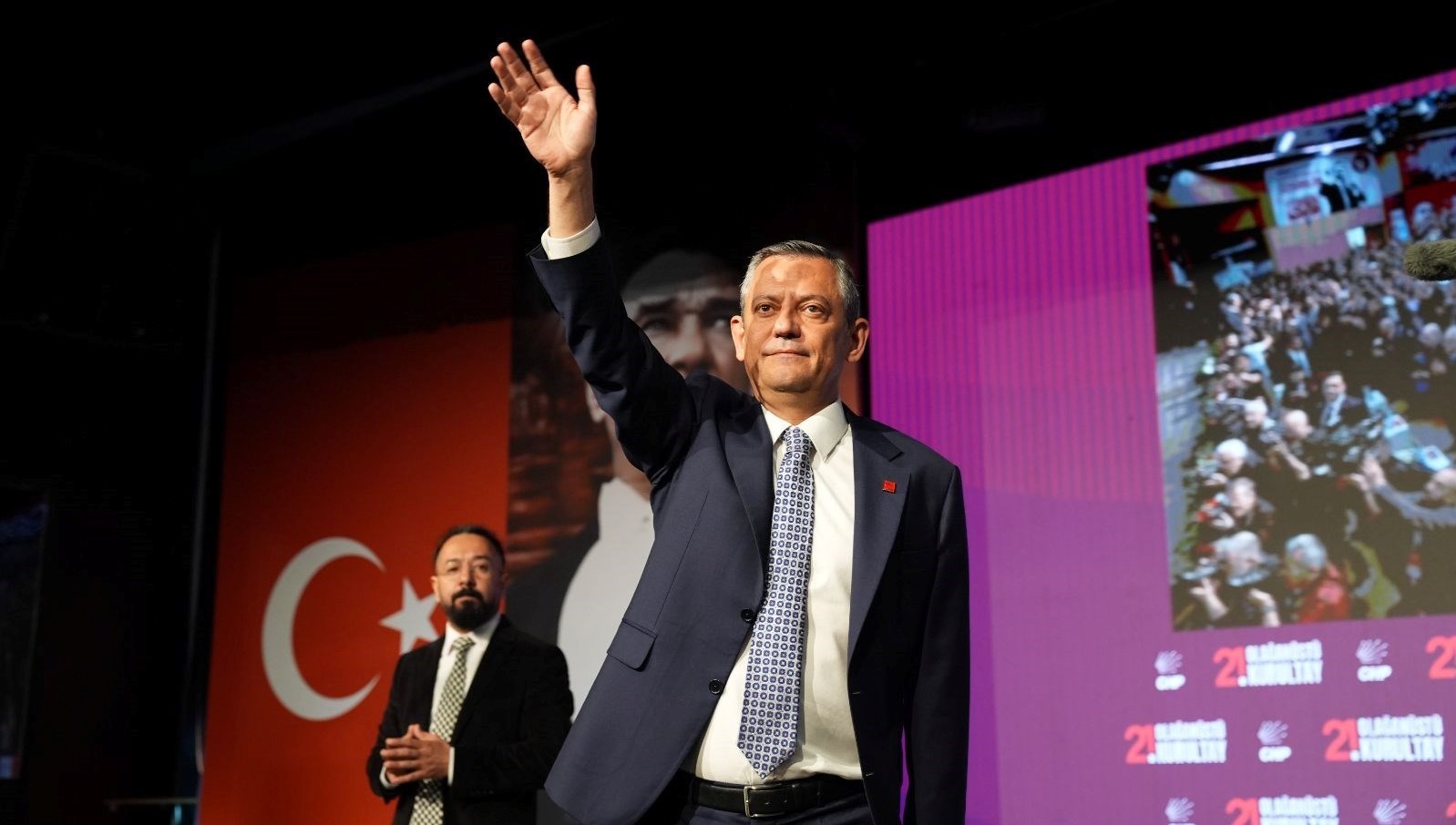 Özgür Özel, Samsun'da İmamoğlu'nun bildirisini okudu 71 ozgur ozel samsunda imamoglunun bildirisini okudu VunPA8P9