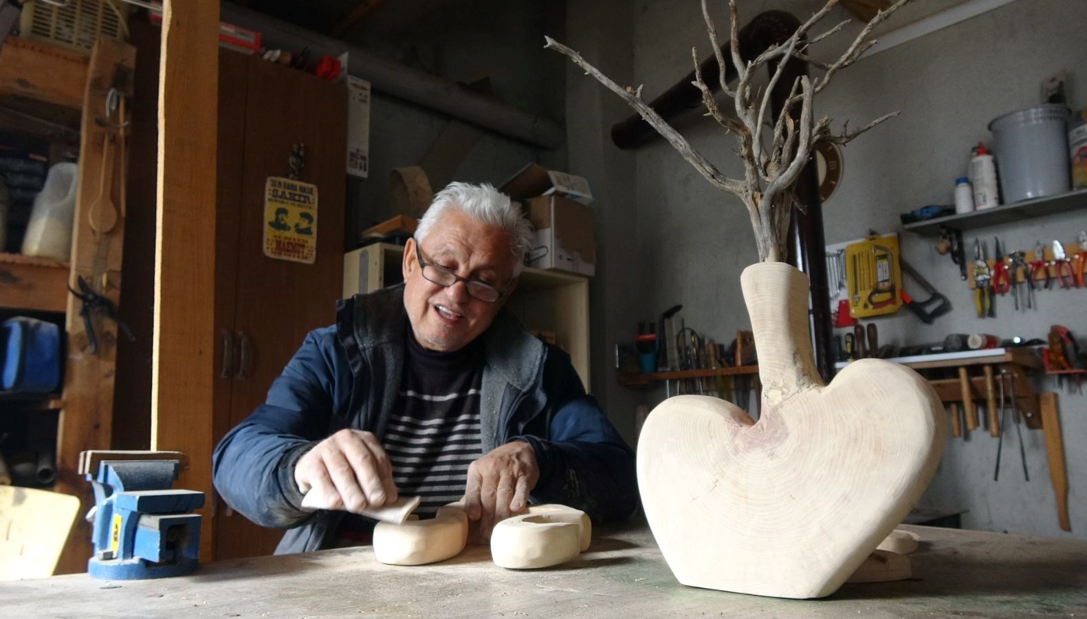 pandemide hobi olarak basladi konutunu atolyeye cevirdi